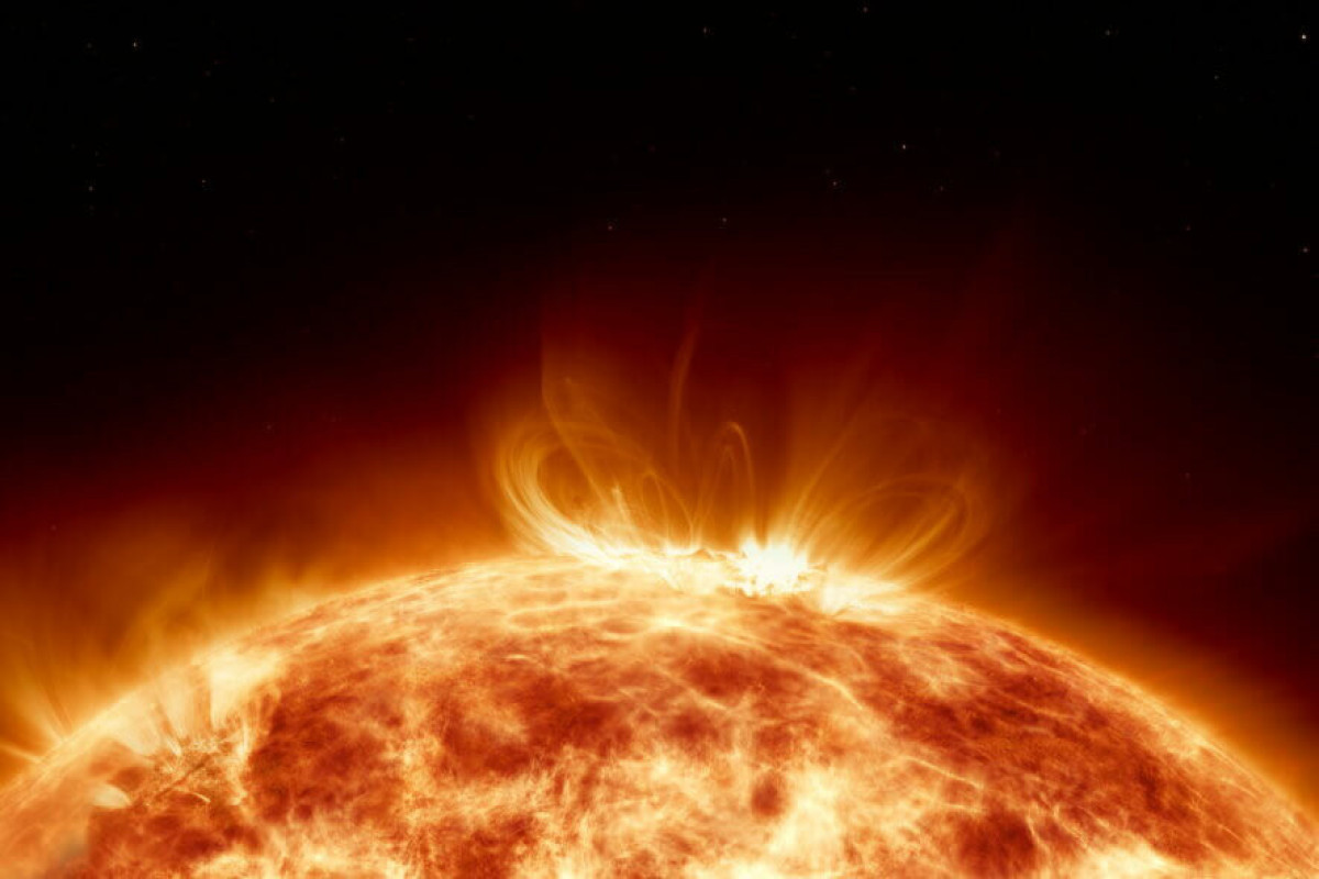 Günəşdə 2 güclü partlayış oldu Günəşdə 2 güclü partlayış oldu