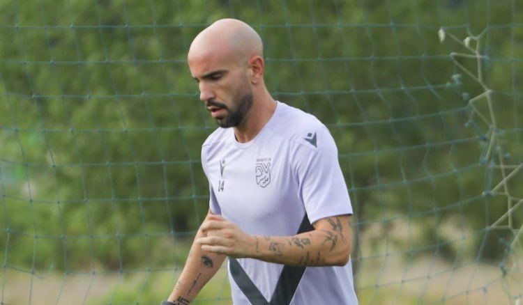 “Sumqayıt” bu legionerlə yeni müqavilə bağlayacaq “Sumqayıt” bu legionerlə yeni müqavilə bağlayacaq