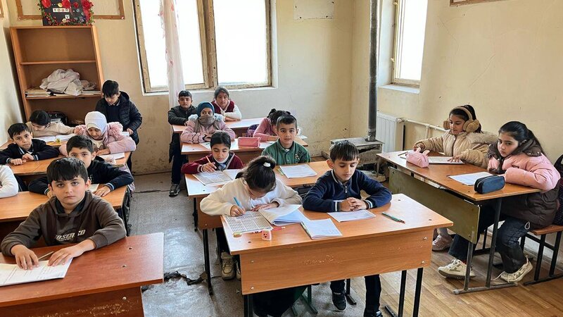 Şagirdlərin tüstündən zəhərləndiyi məktəbdə kombi sistemi var imiş – FOTO Şagirdlərin tüstündən zəhərləndiyi məktəbdə kombi sistemi var imiş – FOTO