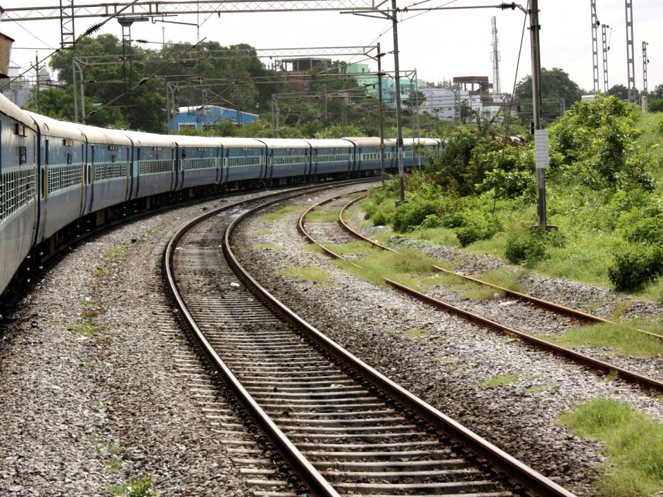 Göyçə mahalında qatar relsdən çıxdı - FOTO Göyçə mahalında qatar relsdən çıxdı - FOTO