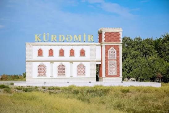 Kürdəmirdə yük qatarı iribuynuzlu heyvanı vurdu - FOTO