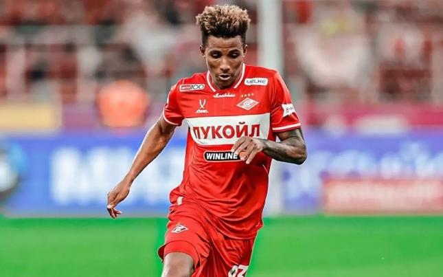 “Qalatasaray” sabiq futbolçusuna GÖZ DİKDİ “Qalatasaray” sabiq futbolçusuna GÖZ DİKDİ