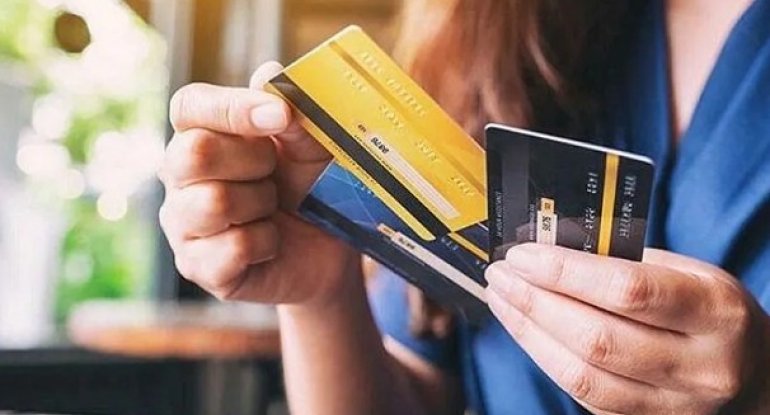 Bank işsiz şəxsin kartından kredit ödənişini çıxa bilər?