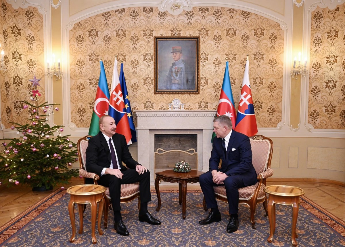 İlham Əliyev Slovakiyanın Baş naziri ilə GÖRÜŞDÜ – FOTO İlham Əliyev Slovakiyanın Baş naziri ilə GÖRÜŞDÜ – FOTO