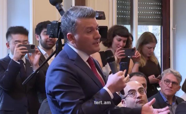 Azərbaycan səfiri Paşinyanı erməni dilində salamladı - VİDEO Azərbaycan səfiri Paşinyanı erməni dilində salamladı - VİDEO