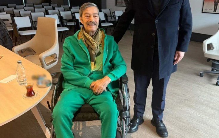 Kadir İnanır əlil arabasında görüntüləndi - FOTO Kadir İnanır əlil arabasında görüntüləndi - FOTO