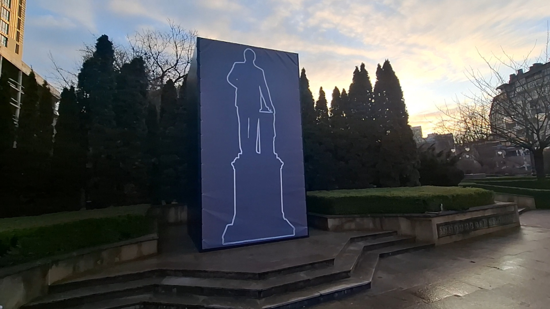 Kiyevdə Azərbaycana aid heykəllər Rusiya hücumlarından belə mühafizə olunur – FOTO/VİDEO Kiyevdə Azərbaycana aid heykəllər Rusiya hücumlarından belə mühafizə olunur – FOTO/VİDEO