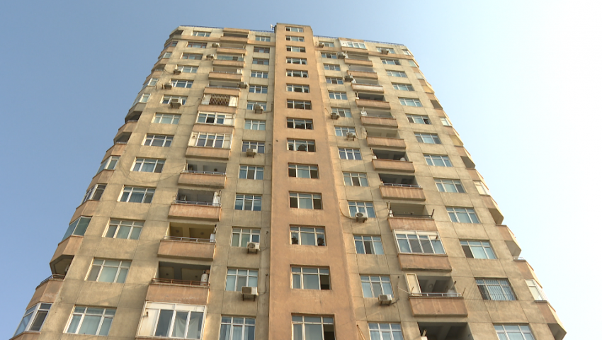 Yanğın baş verən binanın sakinlərinə kompensasiya verilib? - VİDEO Yanğın baş verən binanın sakinlərinə kompensasiya verilib? - VİDEO