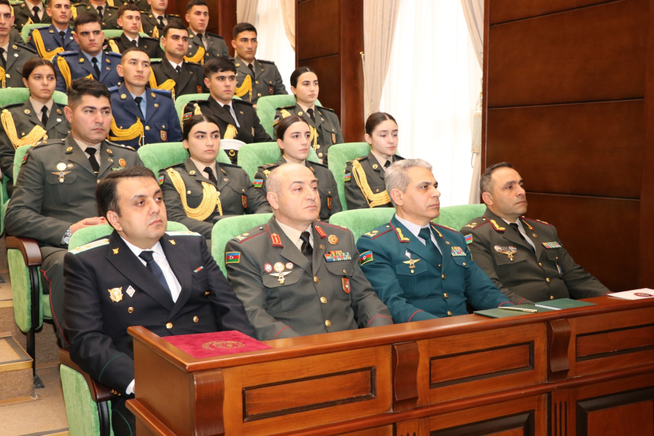 Hərbi Prokurorluqda Ümummilli Liderin anım gününə həsr olunan tədbir keçirildi - FOTO Hərbi Prokurorluqda Ümummilli Liderin anım gününə həsr olunan tədbir keçirildi - FOTO