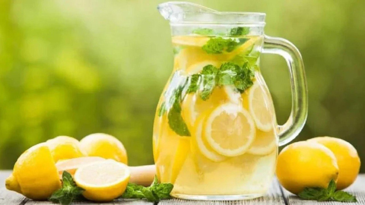 Limonlu suyun FAYDALARI - Kimlərə olmaz… Limonlu suyun FAYDALARI - Kimlərə olmaz…