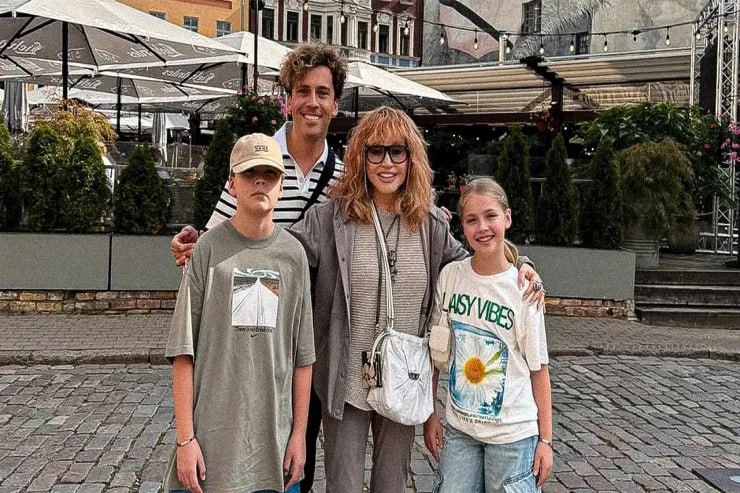 Puqaçova və Qalkinin uşaqlarının dünyaya gəlməsinin sirri AÇILDI Puqaçova və Qalkinin uşaqlarının dünyaya gəlməsinin sirri AÇILDI