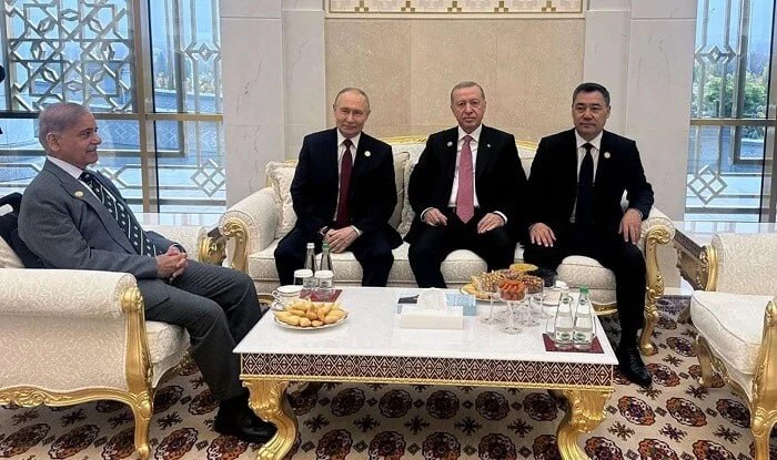 Putinin Şahbaz Şəriflə görüşə gecikməsinin səbəbi Putinin Şahbaz Şəriflə görüşə gecikməsinin səbəbi