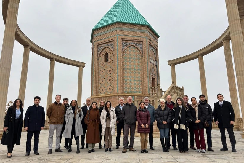 Britaniyanın Azərbaycan üzrə ticarət elçisi Naxçıvana getdi - FOTO Britaniyanın Azərbaycan üzrə ticarət elçisi Naxçıvana getdi - FOTO