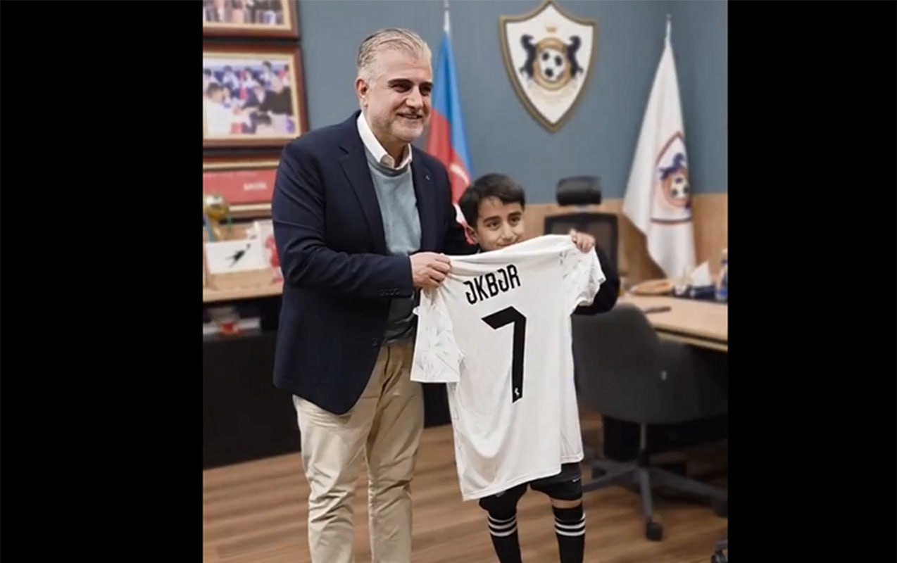 Əkbər ən böyük arzusuna çatdı - VİDEO Əkbər ən böyük arzusuna çatdı - VİDEO