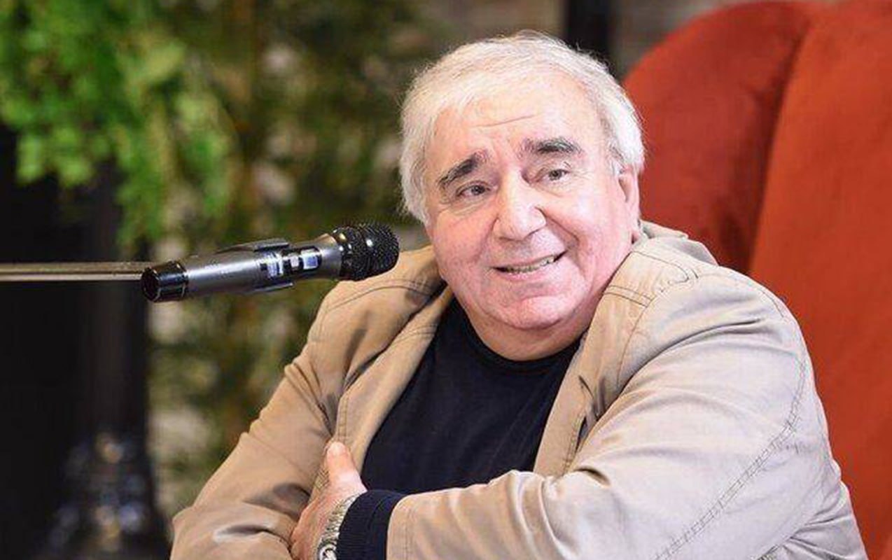 “Səksənə çatanda səksənir hamı...” - Ramiz Rövşəndən özünə şeir – VİDEO “Səksənə çatanda səksənir hamı...” - Ramiz Rövşəndən özünə şeir – VİDEO