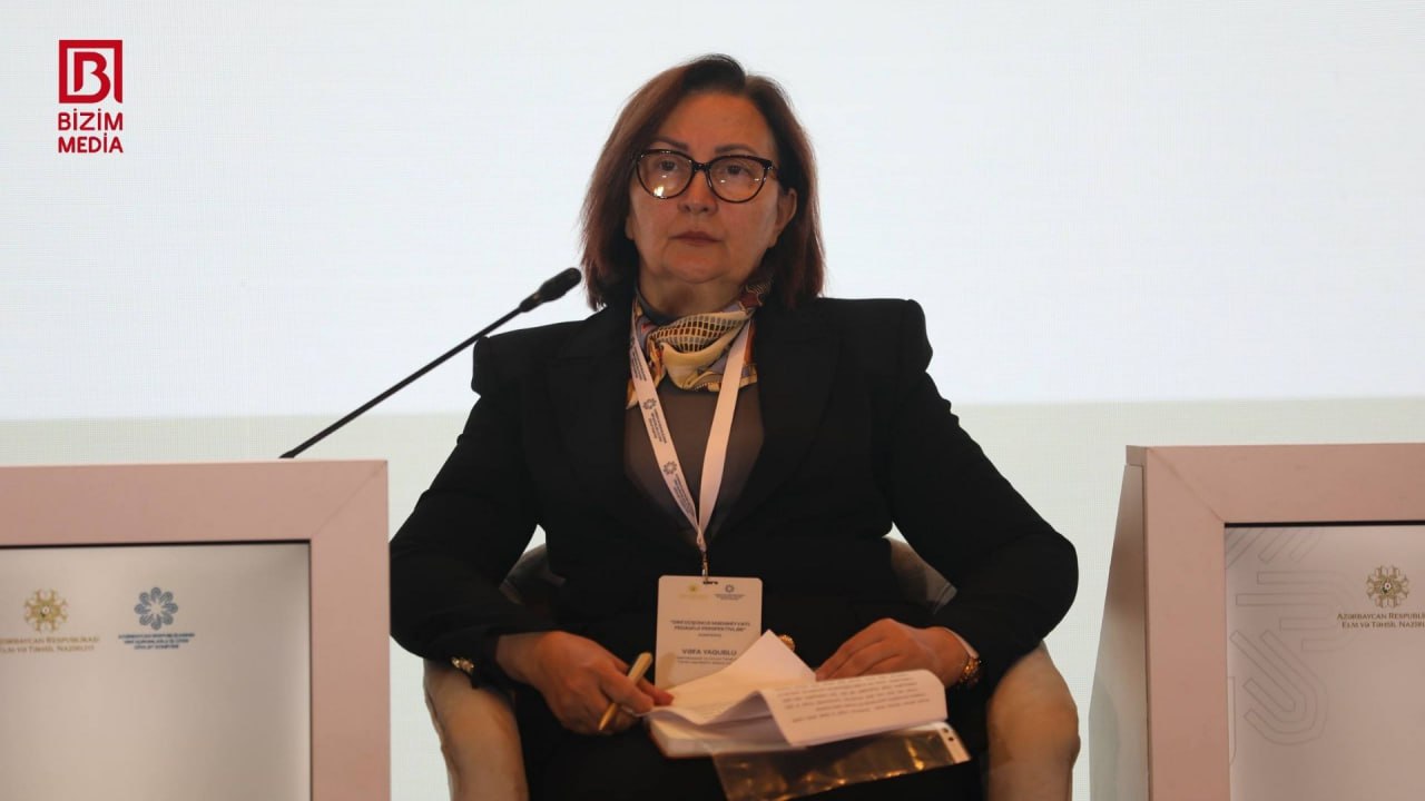 Vəfa Yaqublu: “Dini düşüncəni mollalar təbliğ etməməlidir” Vəfa Yaqublu: “Dini düşüncəni mollalar təbliğ etməməlidir”