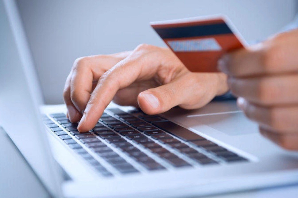 Sosial şəbəkələrdə saxta iş elanları paylaşaraq dələduzluq edən şəxs tutuldu – FOTO/VİDEO Sosial şəbəkələrdə saxta iş elanları paylaşaraq dələduzluq edən şəxs tutuldu – FOTO/VİDEO