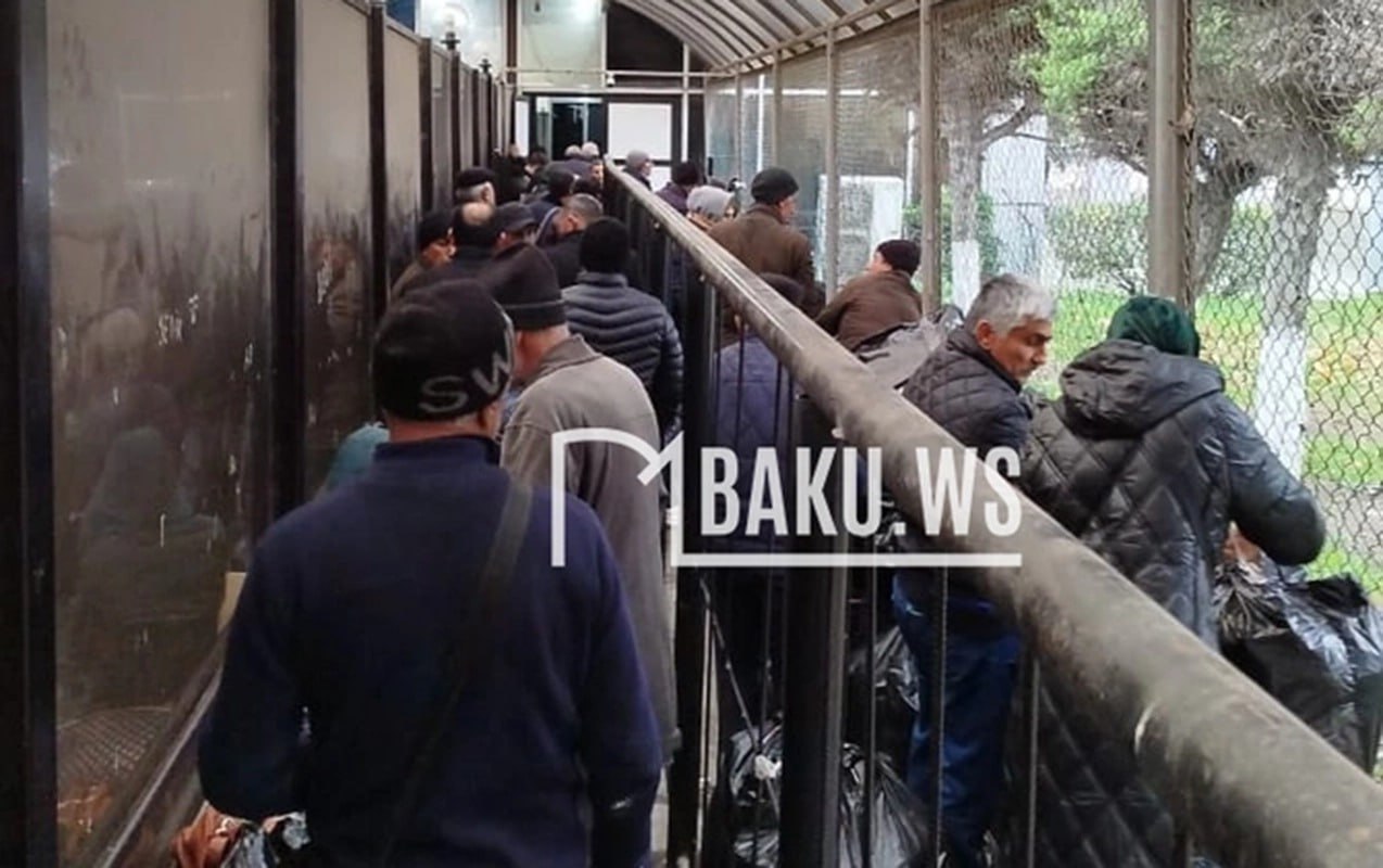 &ldquo;Saatlardır Biləsuvar gömrük postunda qalmışıq, səbəbini bilmirik&rdquo; &ndash; VİDEO