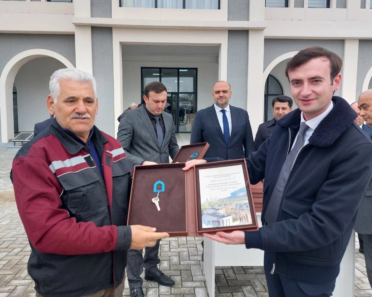 Xıdırlı kəndində 16 ailəyə mənzillərin açarları təqdim edildi - FOTO