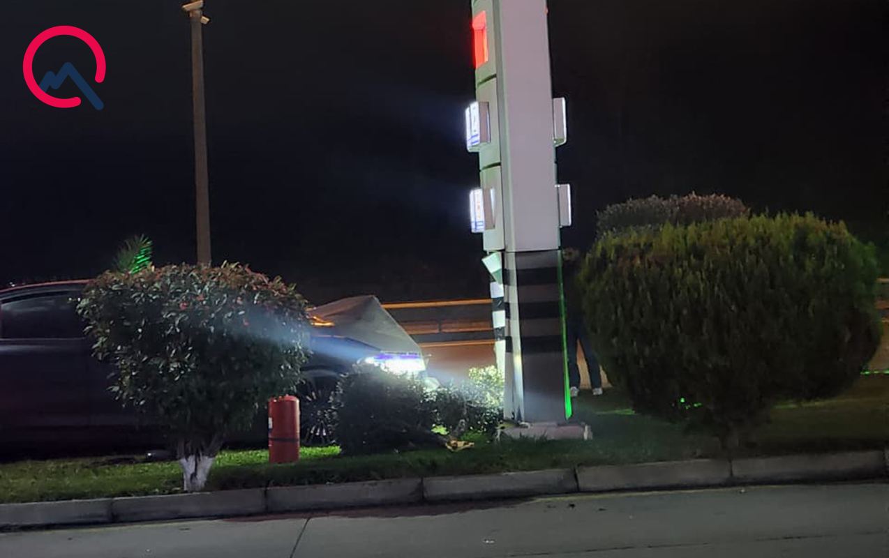 Bakıda ağır QƏZA: Avtomobil yanacaqdoldurma məntəqəsinə çırpıldı - FOTO Bakıda ağır QƏZA: Avtomobil yanacaqdoldurma məntəqəsinə çırpıldı - FOTO