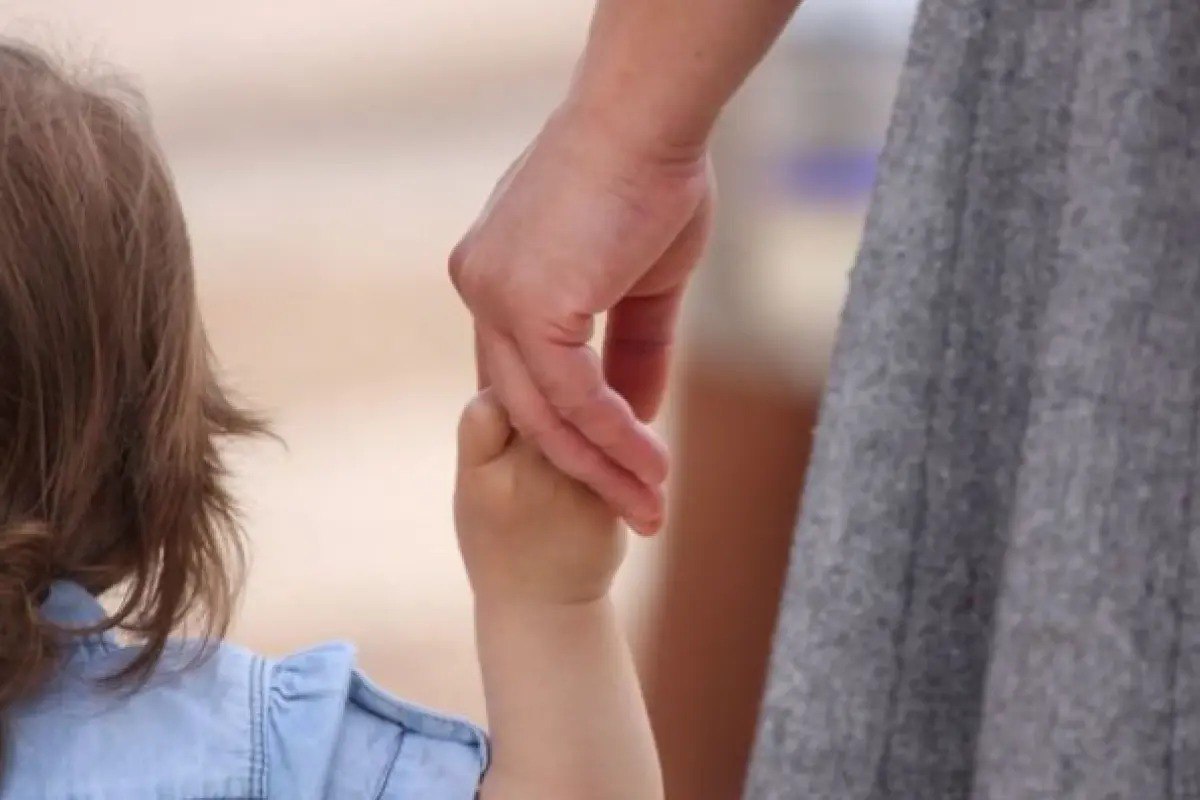 Qubada sərnişin avtobusu ana və övladını vurdu - Ölən var Qubada sərnişin avtobusu ana və övladını vurdu - Ölən var