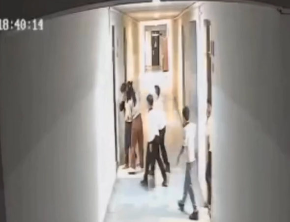 Bakıda məktəbdə qorxulu anlar: Boğulan şagird belə xilas edildi – ANBAAN VİDEO Bakıda məktəbdə qorxulu anlar: Boğulan şagird belə xilas edildi – ANBAAN VİDEO