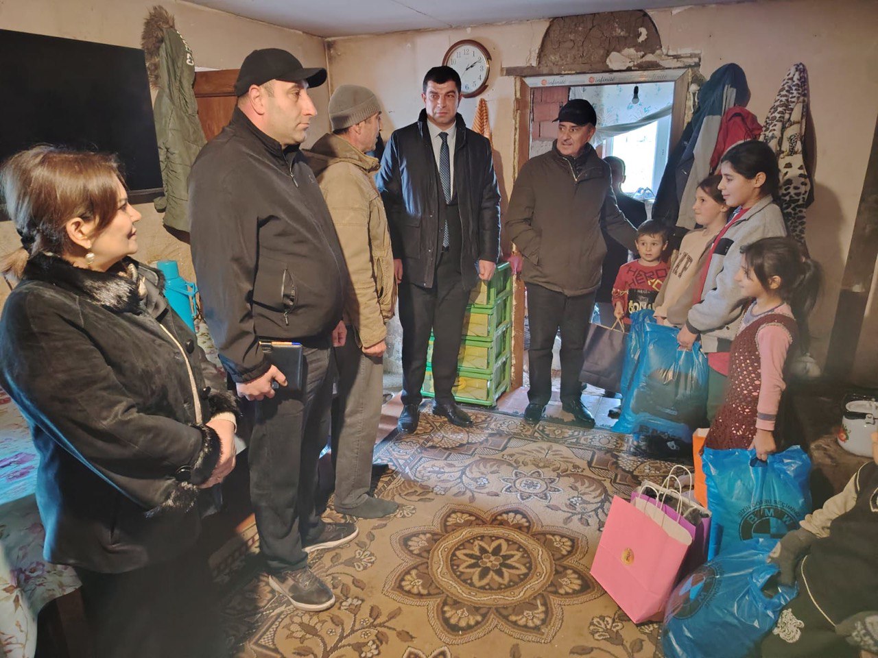 Qusarda aztəminatlı ailənin evinin təmirinə göstəriş verildi - FOTO