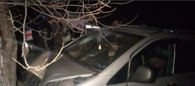 Oğuzda mikroavtobus qəzaya uğradı - Ölən və yaralılar var -FOTO