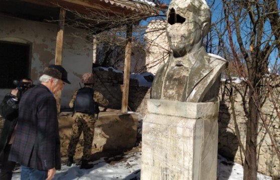 Şuşadan oğurlanan abidələr gizli yolla qaytarılıbmış &ndash; Polad Bülbüloğlu AÇIQLADI