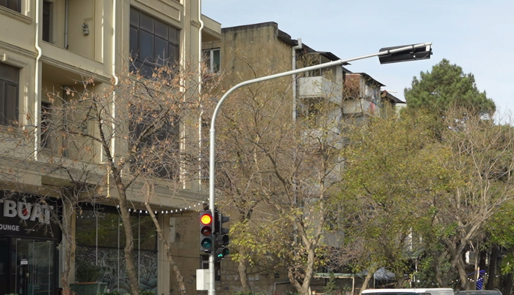 Paytaxt yollarında yeni işıqforlar &ndash; VİDEO