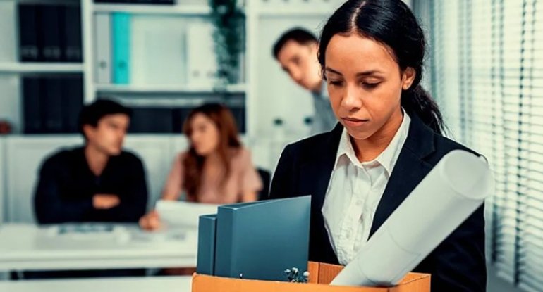 İşdən çıxan şəxsə nə qədər pul verilməlidir?