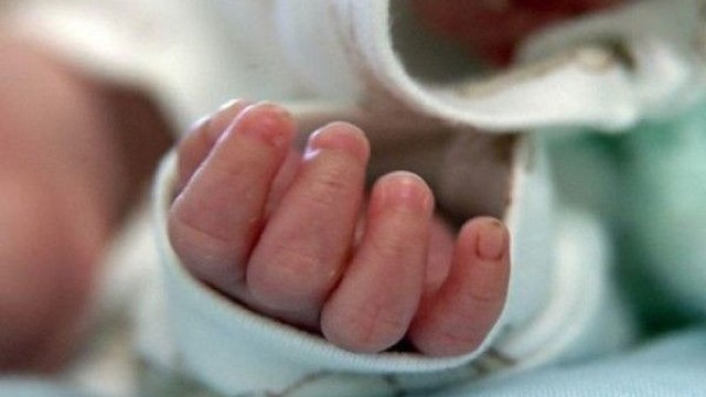 Xırdalanda DƏHŞƏT: İki aylıq körpə qidadan boğularaq həyatını itirdi