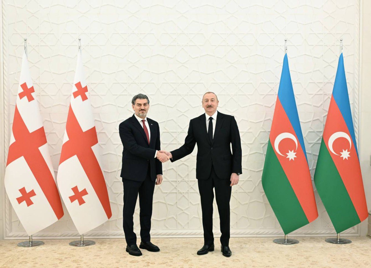 Gürcüstan Prezidentindən İlham Əliyevə: “Bu, fədakar xidmətinizin əyani sübutudur” Gürcüstan Prezidentindən İlham Əliyevə: “Bu, fədakar xidmətinizin əyani sübutudur”