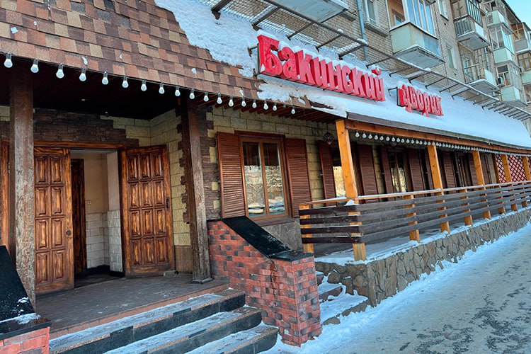 Rusiyada &ldquo;Bakinskiy dvorik&rdquo; kafesi bağlandı - Direktor Rizvan Əliyev cərimələndi - DETALLAR - FOTO