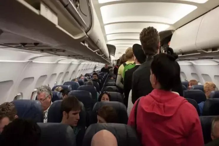 Dubaydan uçan təyyarədə ŞOK ANLAR: Azərbaycanlının 77 min dollarını oğurlamaq istədilər Dubaydan uçan təyyarədə ŞOK ANLAR: Azərbaycanlının 77 min dollarını oğurlamaq istədilər