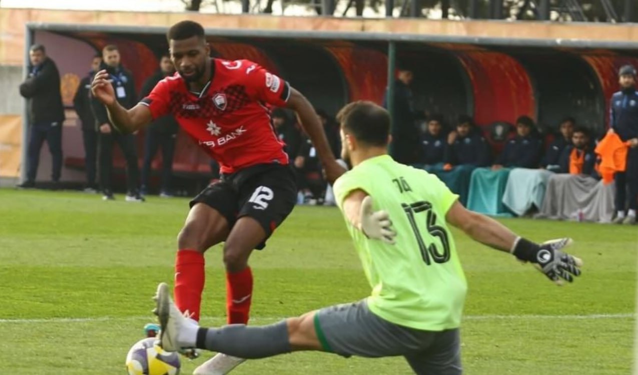 Fransalı futbolçu &ldquo;Qəbələ&rdquo;dən GEDİR