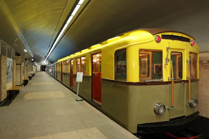 Bakı metrosunda retro vaqonlar nümayiş etdiriləcək - FOTO