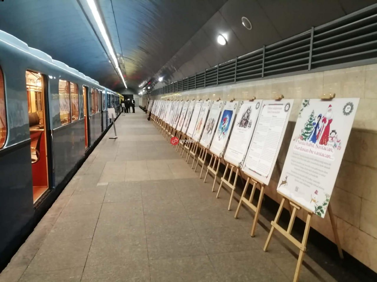 Bakı metrosunda retro vaqonlar nümayiş etdirilir - FOTOLAR Bakı metrosunda retro vaqonlar nümayiş etdirilir - FOTOLAR