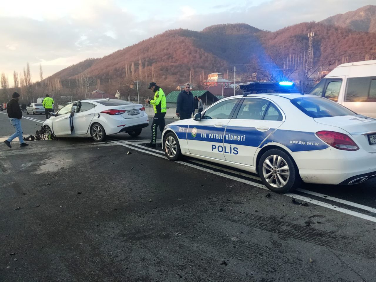 İsmayıllıda qəza olub, qadın sürücü xəsarət alıb - FOTO/VİDEO