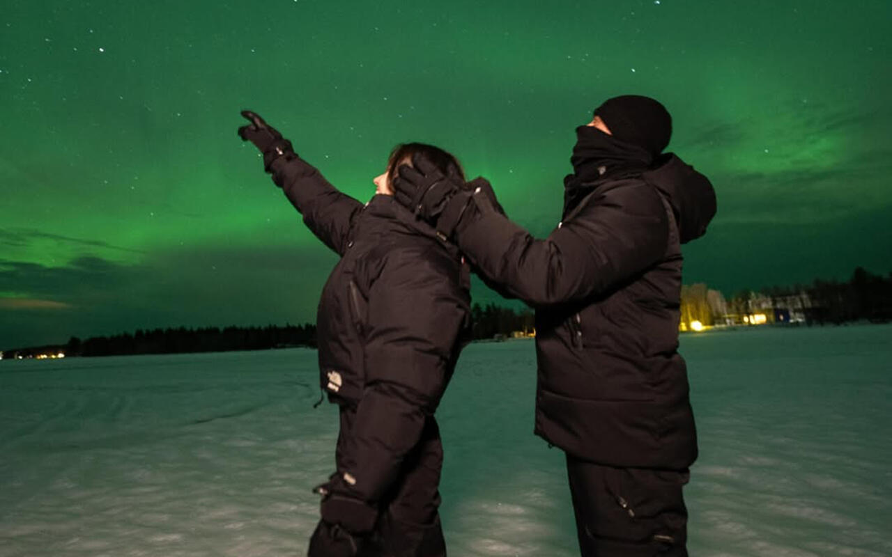 Arda sevgilisi ilə belə dincəlir - FOTO