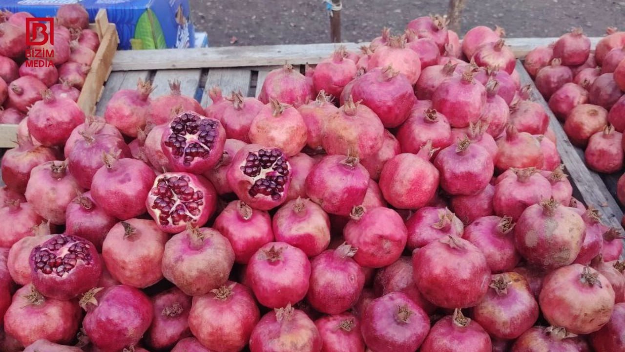 Bazarlarda nar &ldquo;böhranı&rdquo; &ndash; Qiymətlər kəllə-çarxa QALXDI - FOTO