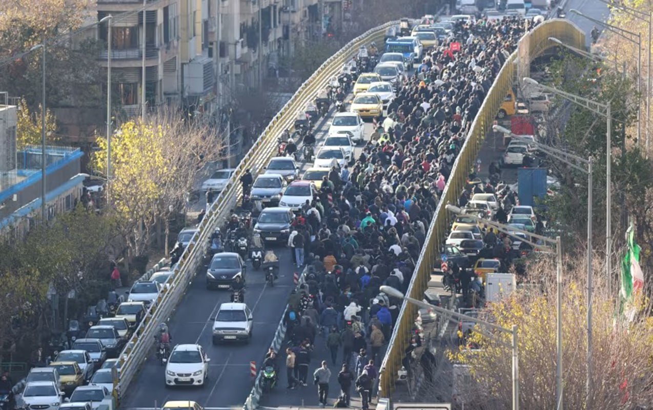 İranda etirazlar - Mərkəzi Bankın sədri istefa verdi &ndash; VİDEO