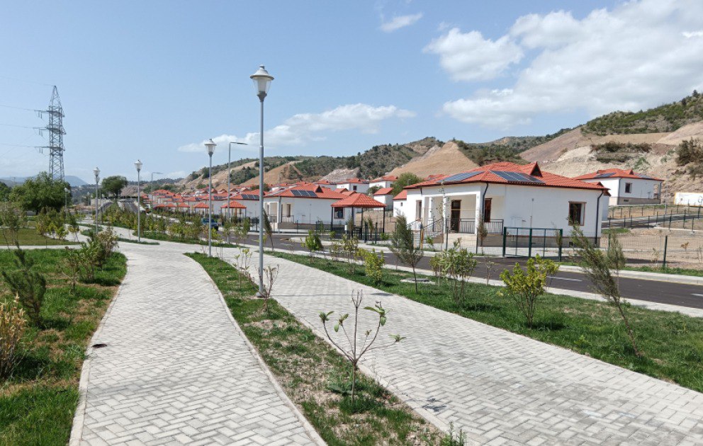 Laçının Bəylik kəndində yeni beton kanal və istinad divarı tikiləcək