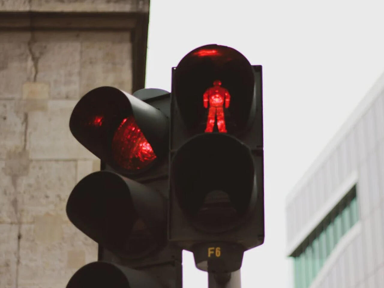 63 yaşlı qadını maşın vurub öldürdü