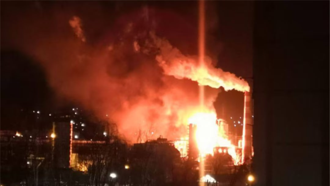 Ukraynadan Krasnodara PUA HÜCUMU &ndash; Neft emalı zavodu alovlara QƏRQ OLDU &ndash; VİDEO