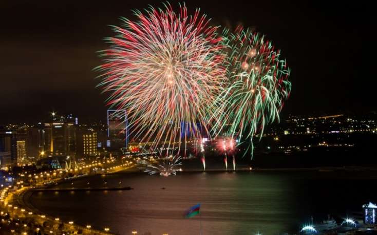 Bulvarda bayram ATƏŞFƏŞANLIĞI &ndash; VİDEO