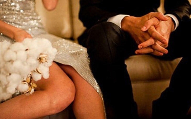 Bəy tortu yerə ATDI, toyda ara qarışdı - VİDEO Bəy tortu yerə ATDI, toyda ara qarışdı - VİDEO