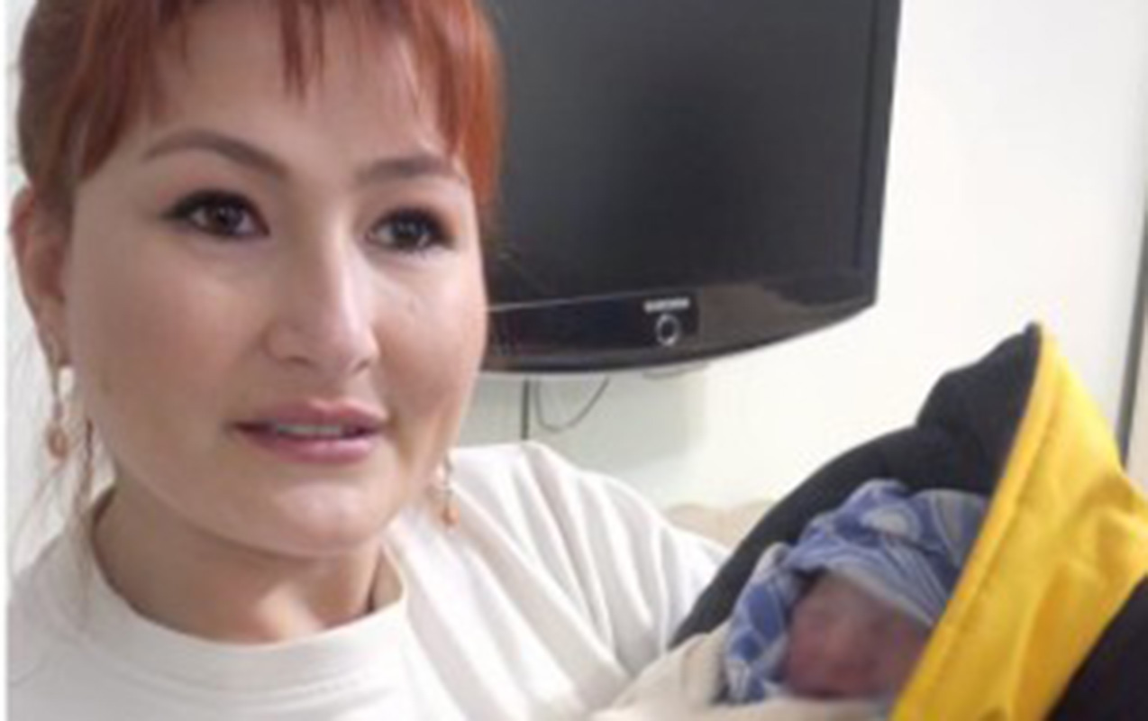 Bakıda bayram günü əkizlər doğuldu - Biri evdə, digəri xəstəxanada &ndash; FOTO