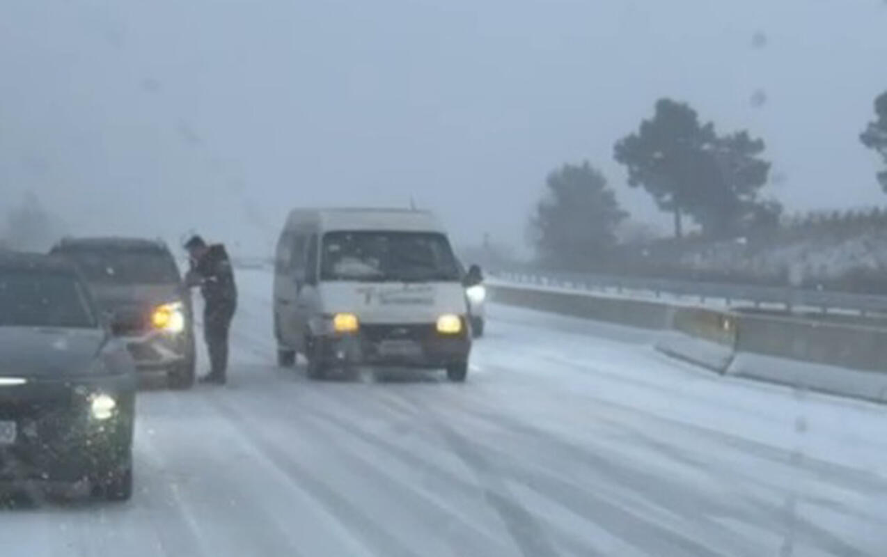 Bakı-Şamaxı yolunda hərəkət çətinləşdi - VİDEO
