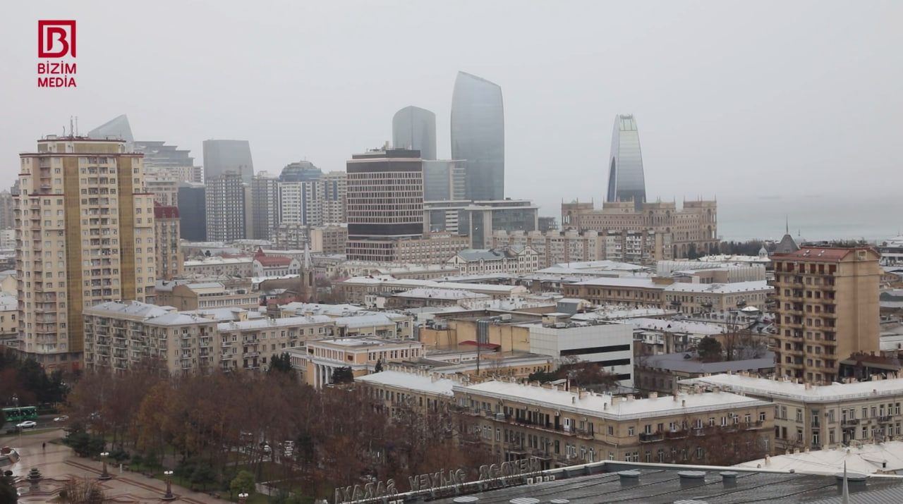 Bakıya ilk qar yağır &ndash; VİDEO